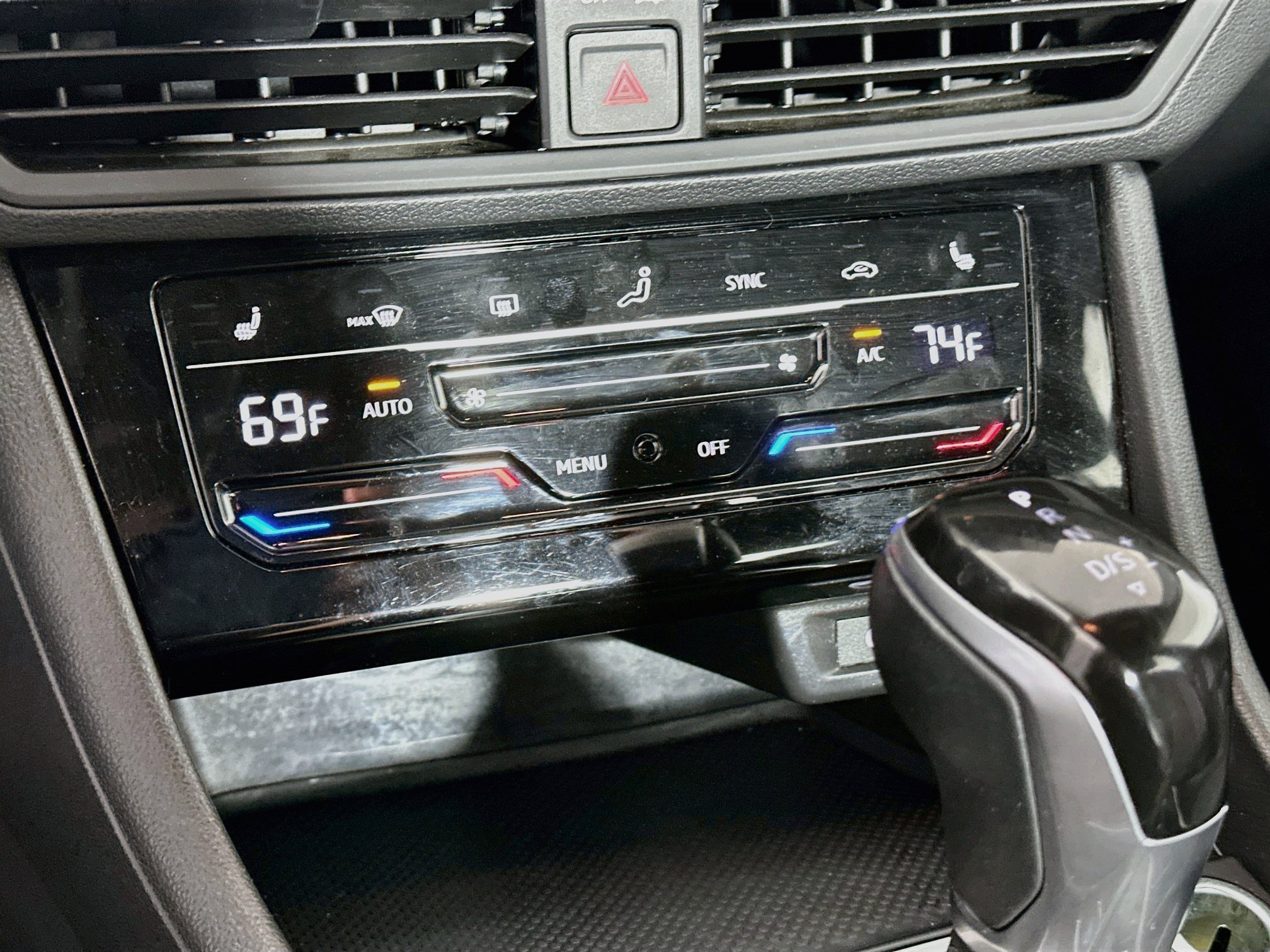 Used 2025 Volkswagen Jetta Sport FWD image 23