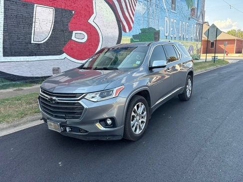 Used 2020 Chevrolet Traverse Premier AWD/4WD image 2