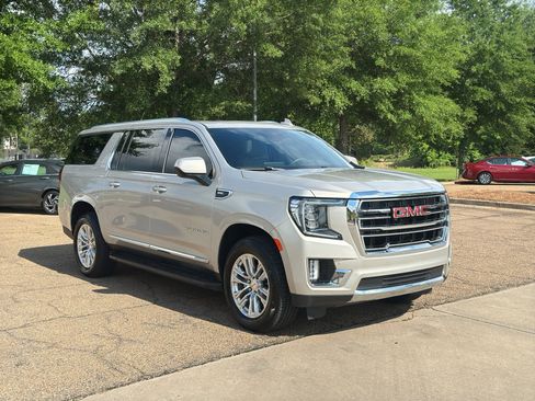 Certified 2023 GMC Yukon XL SLT RWD image 1