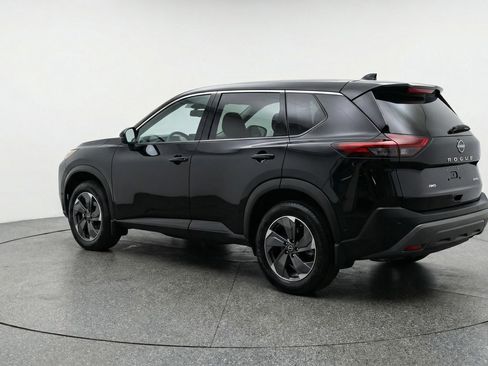 Used 2025 Nissan Rogue SV image 6
