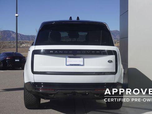 Used 2023 Land Rover Range Rover SE image 6