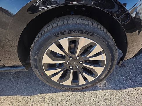 New 2026 Ford Expedition Max Platinum w/ Driver's Package image 7