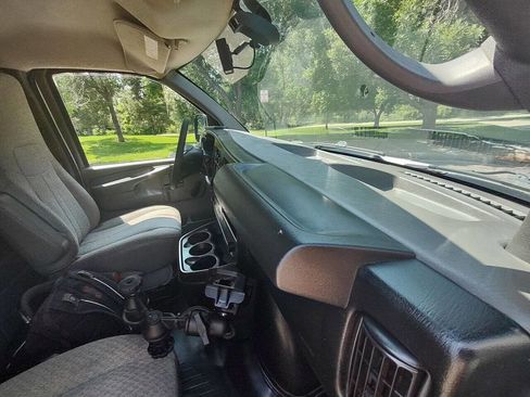 Used 2012 GMC Savana 1500 AWD image 12