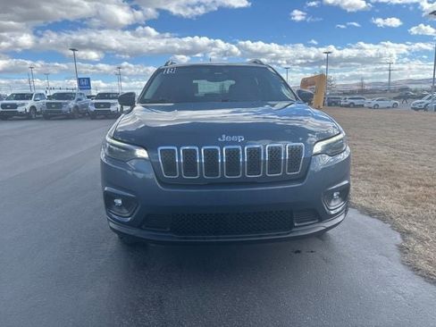 Used 2019 Jeep Cherokee Latitude Plus w/ Comfort/Convenience Group AWD/4WD image 8