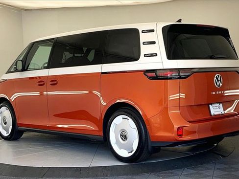 New 2025 Volkswagen ID. Buzz 1st Edition image 4