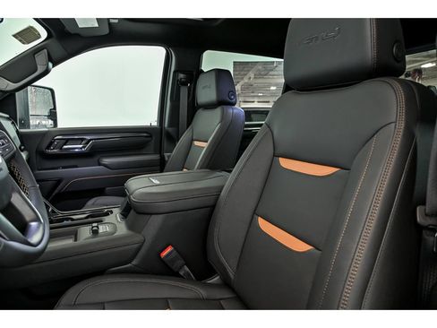 New 2026 GMC Sierra 2500 AT4 w/ AT4 Premium Plus Package AWD/4WD image 9