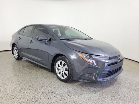 Used 2025 Toyota Corolla LE FWD image 4