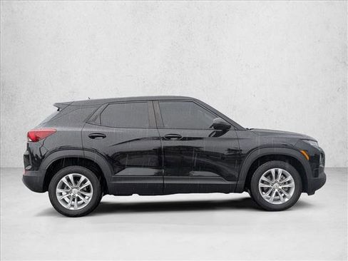 Used 2021 Chevrolet TrailBlazer LS FWD image 3