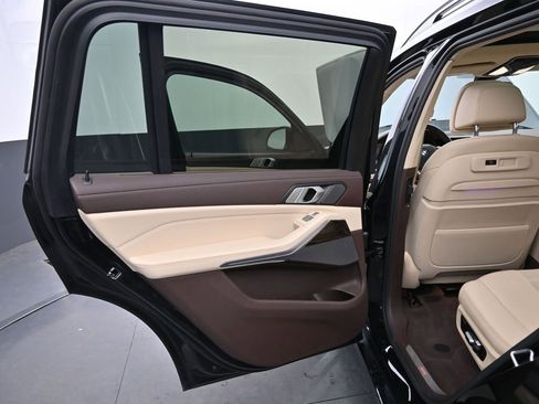 Used 2019 BMW X7 xDrive40i w/ Premium Package image 36