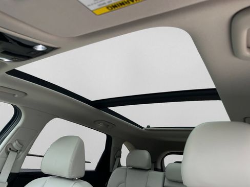 Used 2025 Kia Sorento S w/ Panoramic Sunroof Package FWD image 17