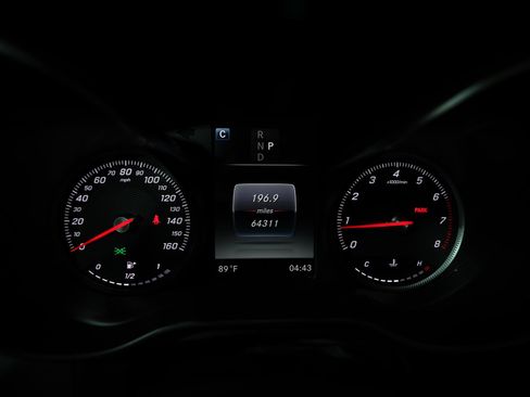 Used 2019 Mercedes-Benz GLC 300 4MATIC w/ Premium Package image 17