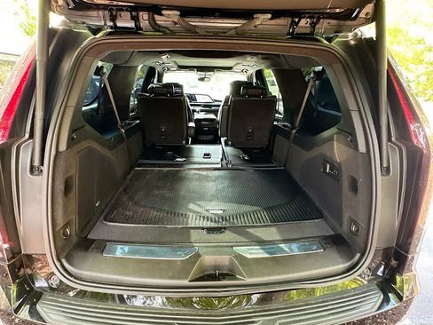 Used 2024 Cadillac Escalade ESV V w/ Heavy-Duty Trailer Package AWD/4WD image 28