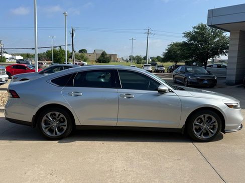 Used 2024 Honda Accord EX image 6