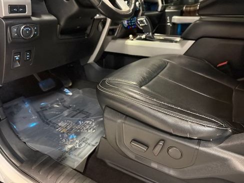 Used 2019 Ford F150 Lariat w/ Equipment Group 502A Luxury AWD/4WD image 10