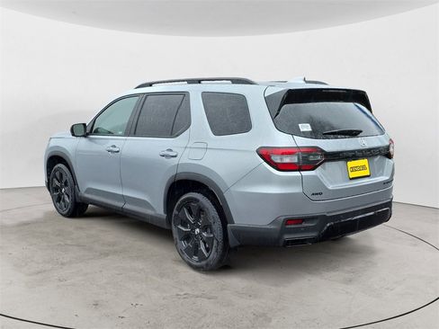 New 2026 Honda Pilot Black Edition image 3