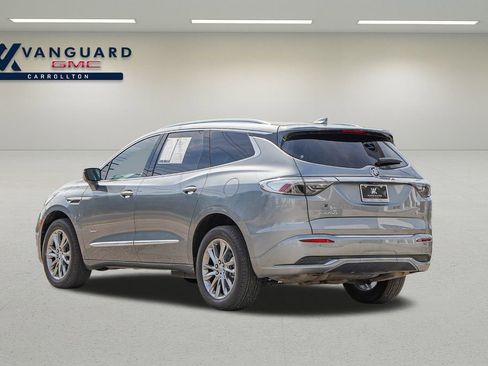 Used 2023 Buick Enclave Avenir image 8