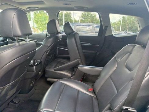 Used 2025 Kia Telluride S AWD/4WD image 5