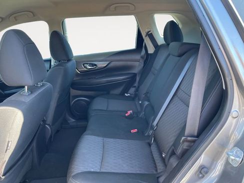 Used 2018 Nissan Rogue S image 14