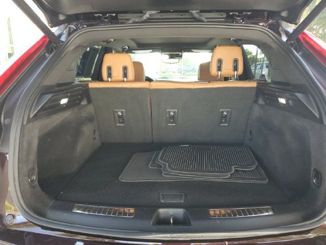 Certified 2020 Cadillac XT4 Premium Luxury w/ Enhanced Visibility Package AWD/4WD image 25