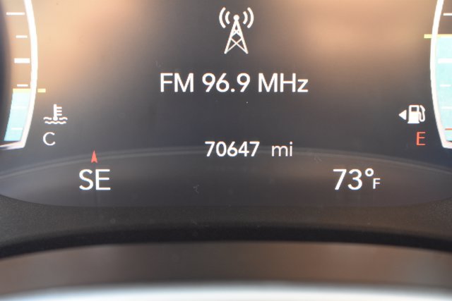 Used 2023 Chrysler Pacifica Touring-L FWD image 24