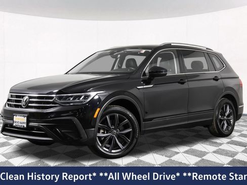 Used 2023 Volkswagen Tiguan SE w/ Panoramic Sunroof Package image 2
