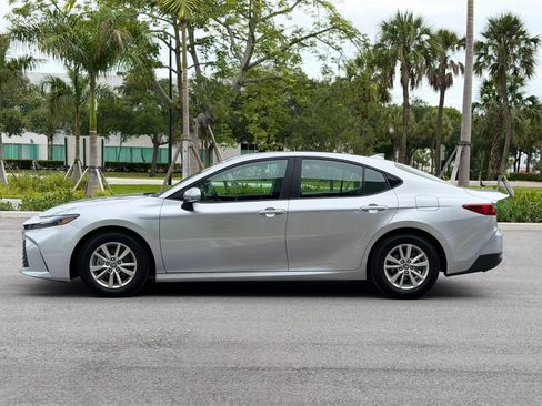 Used 2025 Toyota Camry LE FWD image 8