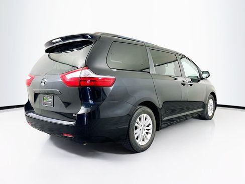 Used 2015 Toyota Sienna XLE FWD image 9
