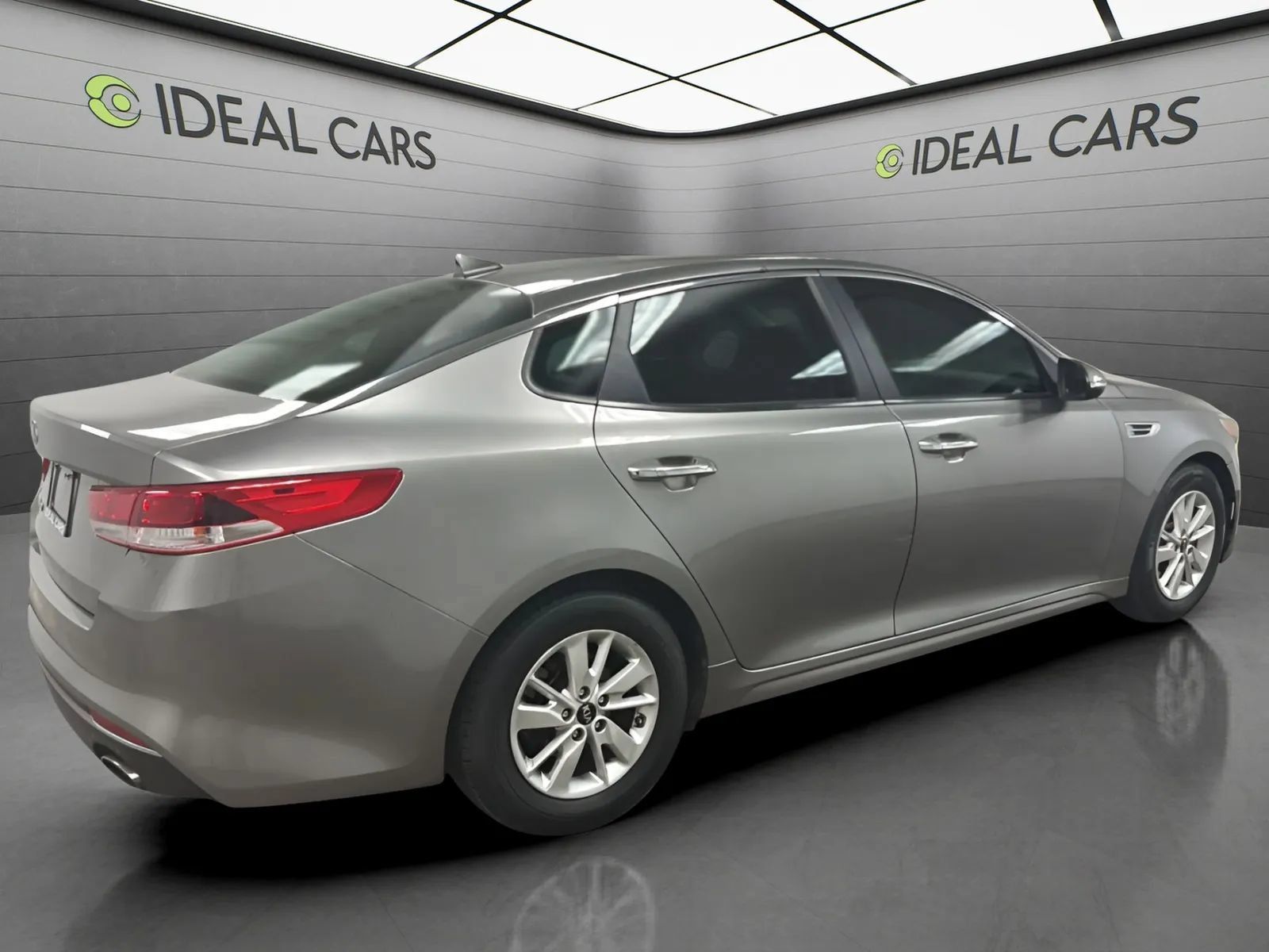 Used 2018 Kia Optima LX FWD image 5