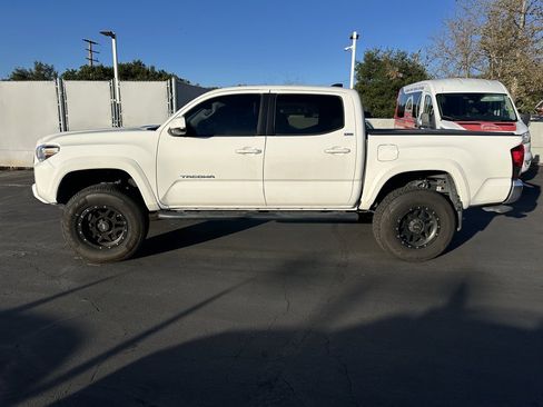 Used 2021 Toyota Tacoma SR5 image 2