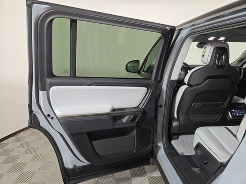Used 2024 Rivian R1S Adventure AWD/4WD image 17