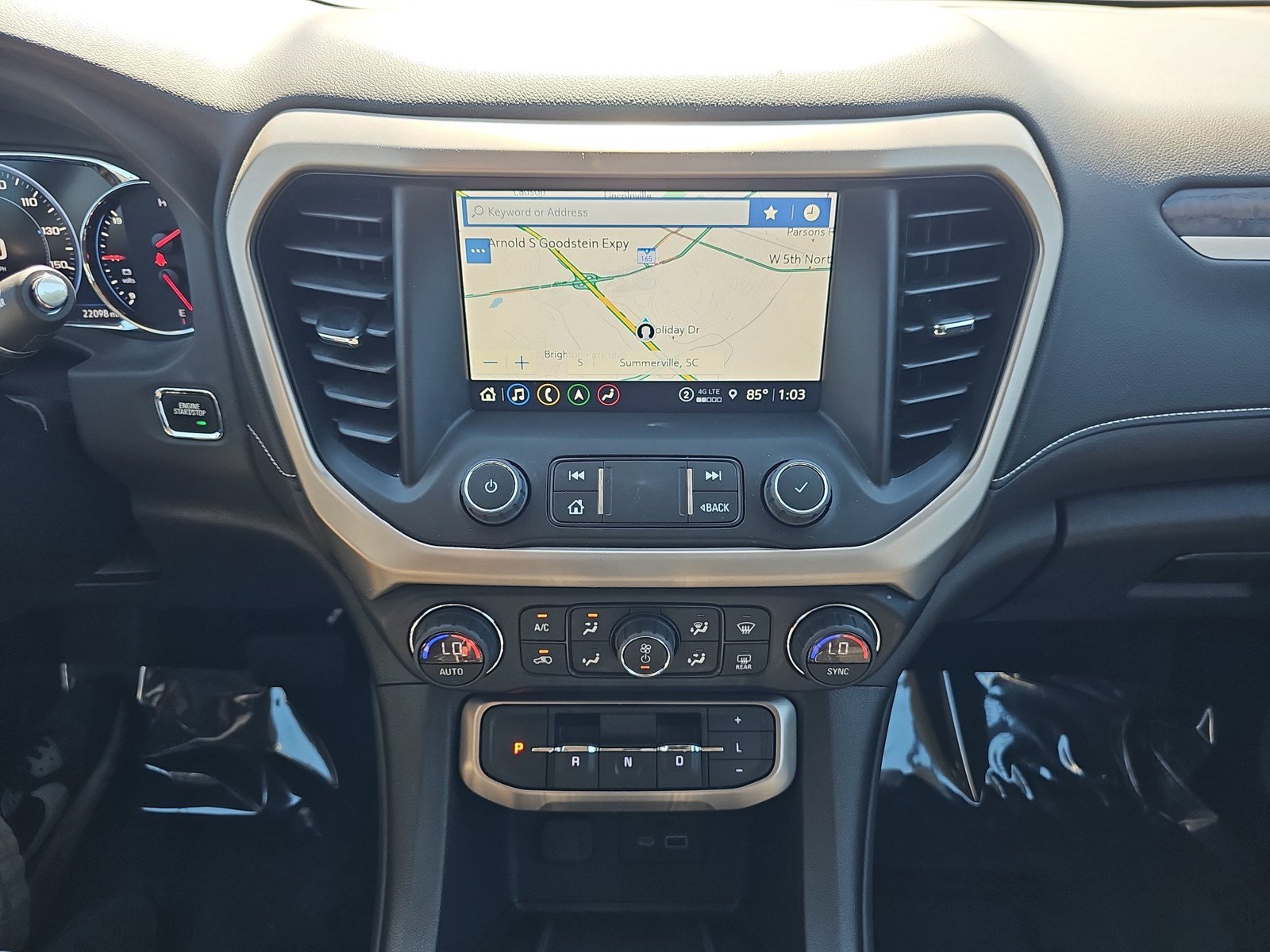 Used 2023 GMC Acadia Denali w/ Denali Ultimate Package FWD image 17