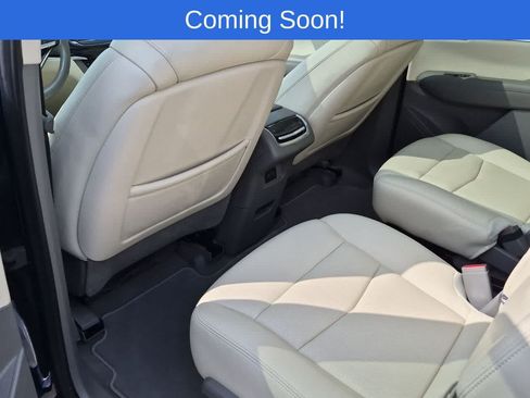 Used 2025 Cadillac XT6 Premium Luxury AWD/4WD image 18