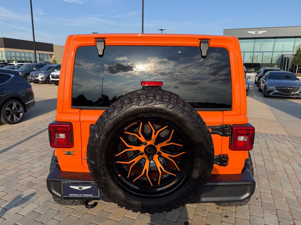 Used 2025 Jeep Wrangler Unlimited Sahara AWD/4WD image 4
