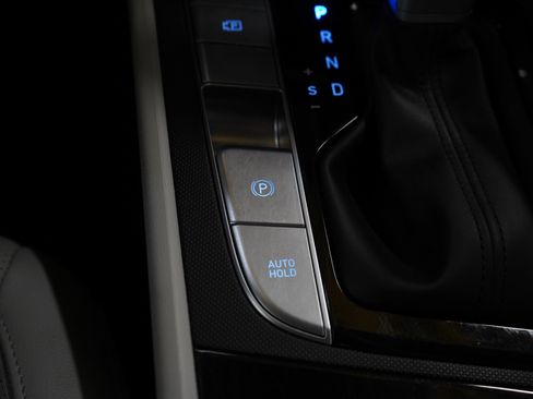 Used 2023 Hyundai Elantra Limited FWD image 22