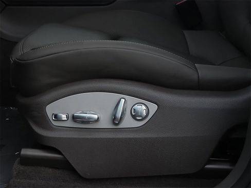 Used 2024 Porsche Macan S image 33