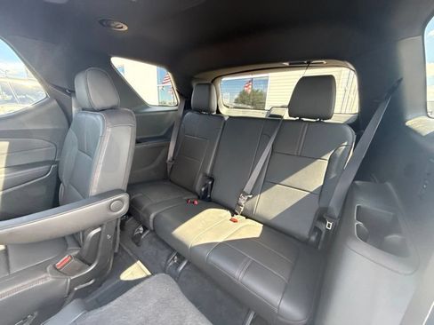 Used 2023 Chevrolet Traverse RS AWD/4WD image 16