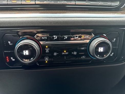 Used 2022 Chevrolet Silverado 1500 RST w/ Z71 Off-Road Package image 24