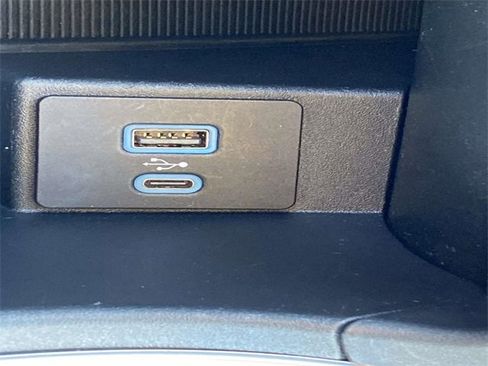 Used 2024 Ford Edge SEL image 30