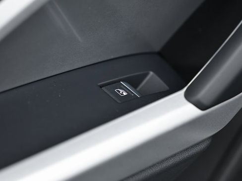 Used 2024 Audi Q3 2.0T Premium image 26