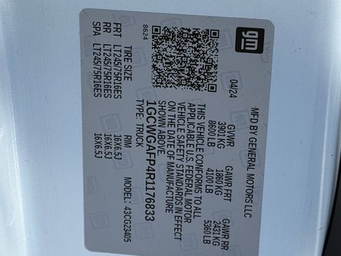 Used 2024 Chevrolet Express 2500 w/ Driver Convenience Package image 31