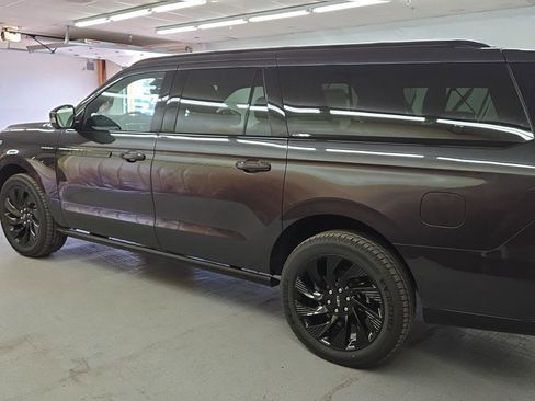 New 2025 Lincoln Navigator L Reserve w/ Jet Appearance Package image 3