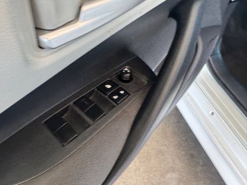 Used 2021 Toyota Corolla LE w/ Carpet Mat Package (TMS) image 5