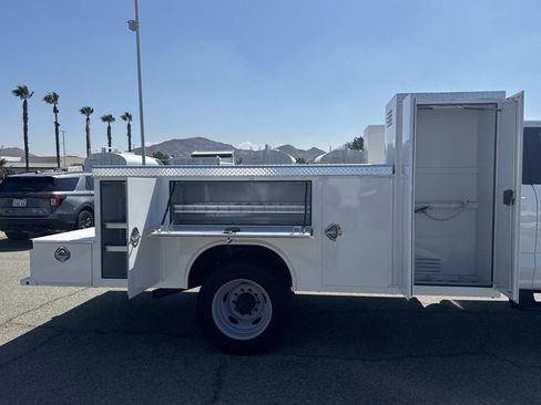 New 2025 Ford F550 2WD Regular Cab Super Duty image 25