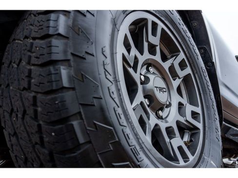 Used 2020 Toyota 4Runner Venture w/ Moonroof Package image 9