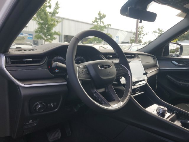 New 2027 Jeep Grand Cherokee Altitude AWD/4WD image 20