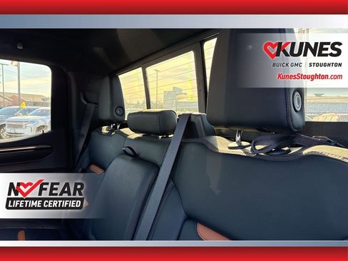 Used 2023 GMC Sierra 1500 AT4 w/ AT4 Premium Package image 38