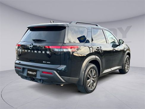 Used 2022 Nissan Pathfinder SV w/ SV Premium Package image 5