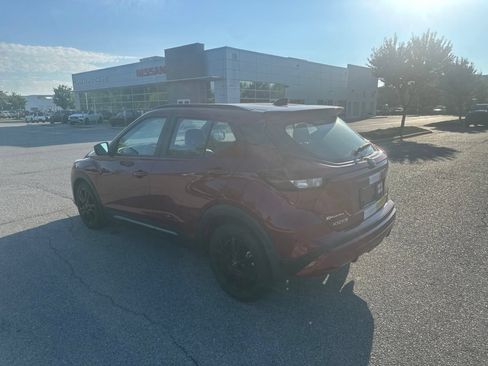 Used 2024 Nissan Kicks SR w/ SR Premium Package FWD image 7