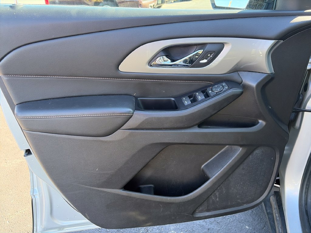 Used 2018 Chevrolet Traverse LS AWD/4WD image 16