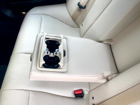 Used 2018 BMW 320i xDrive Sedan image 18